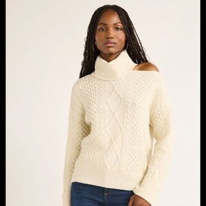 Sofia jeans Cozy Cream Cable Knit Sweater